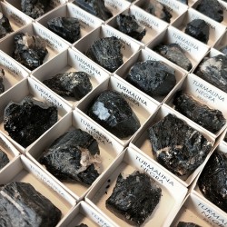 Turmalina bruto (unidad)