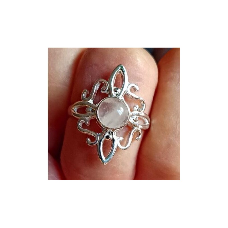 Amuleto Anillo Plata Nudo de Bruja con Cuarzo Blanco nº