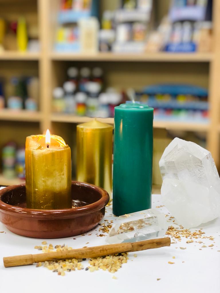 - El uso de velas de color en rituales y pedidos - Santería Milagrosa